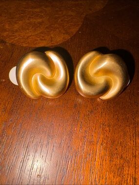 Ralph Lauren  Vintage Swirl Clip-On Earrings  Brushed Goldtone Approx .75 x .75”